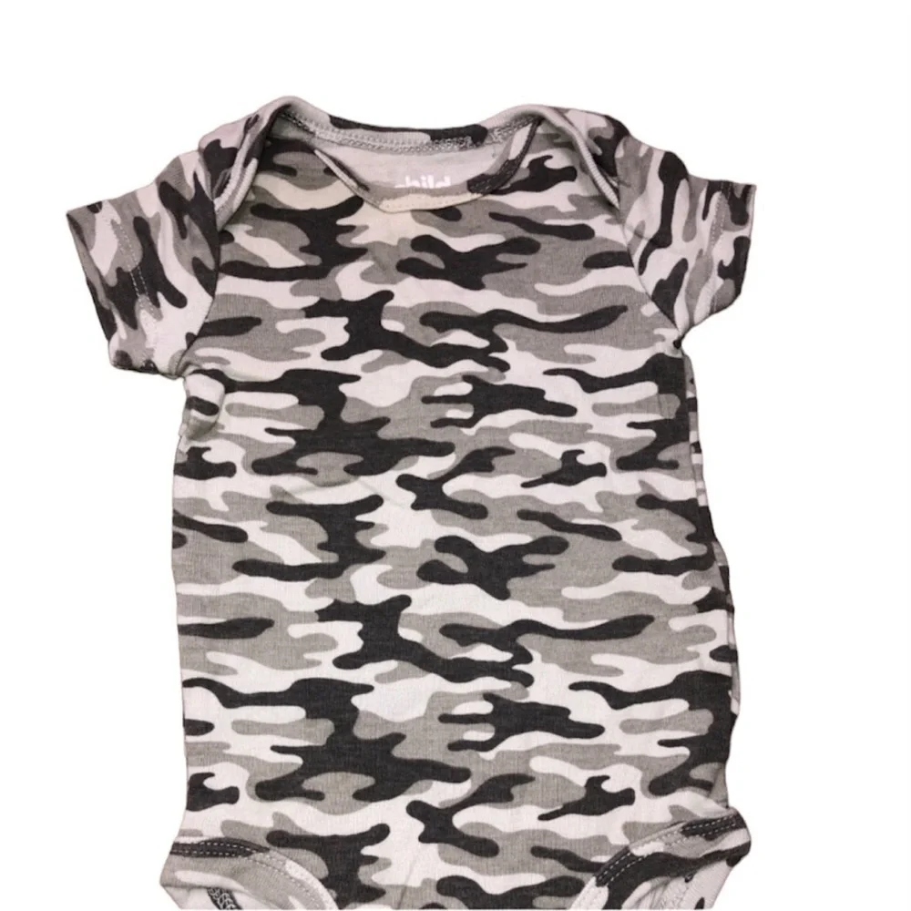 Carter’s 0-3 Months Unisex Camouflage Onesie